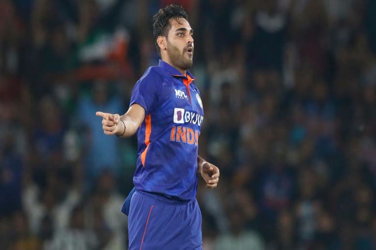 Bhuvneshwar's death over bowling is real concern: Gavaskar