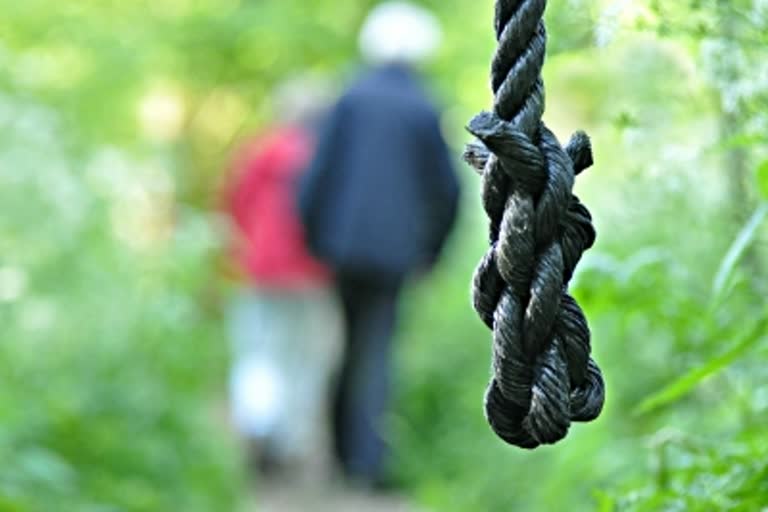 teacher-student-found-hanging-in-up-forest