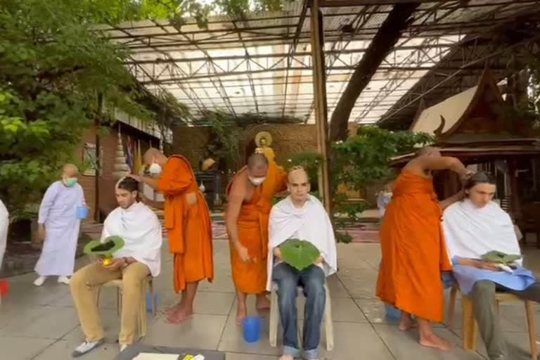 अमेरिका के 6 छात्रों ने बौद्ध धर्म अपनाया