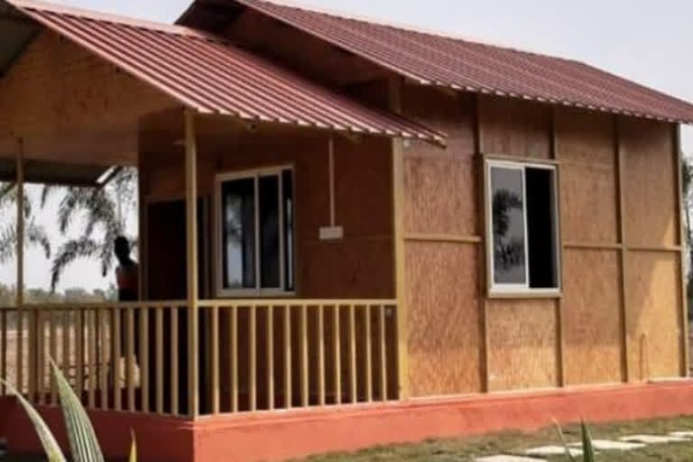 South African NGO providing Pakistan people bamboo-made houses that can withstand flood, earthquake