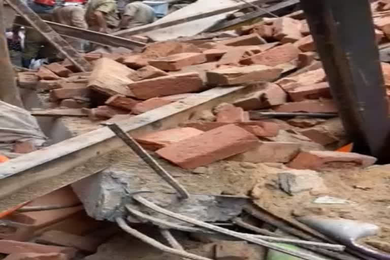 Etawah wall collapsed deaths