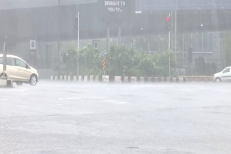 Rains lash Delhi