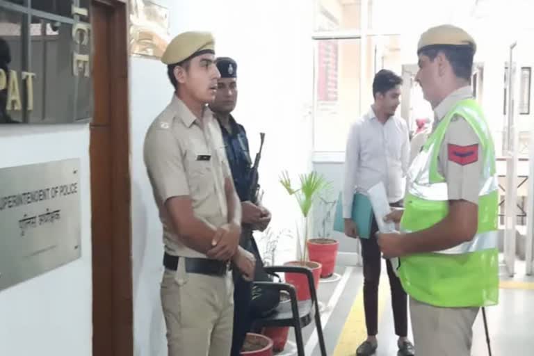 भ्रष्टाचार से परेशान पुलिसकर्मी का इस्तीफा