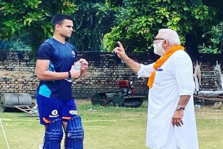 Yograj giving training to Arjun Tendulkar