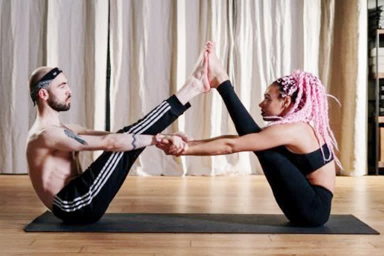 Couple yoga make healthy relationship