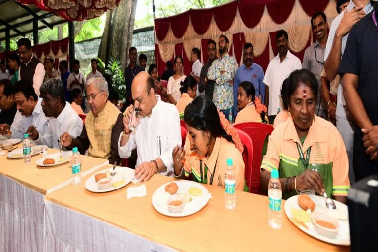 CM Bommai had lunch with civil workers