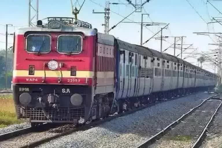 Around 400 trains cancelled due to the ongoing Kurmi tribe protest in Jharkhand and West Bengal demanding ST status