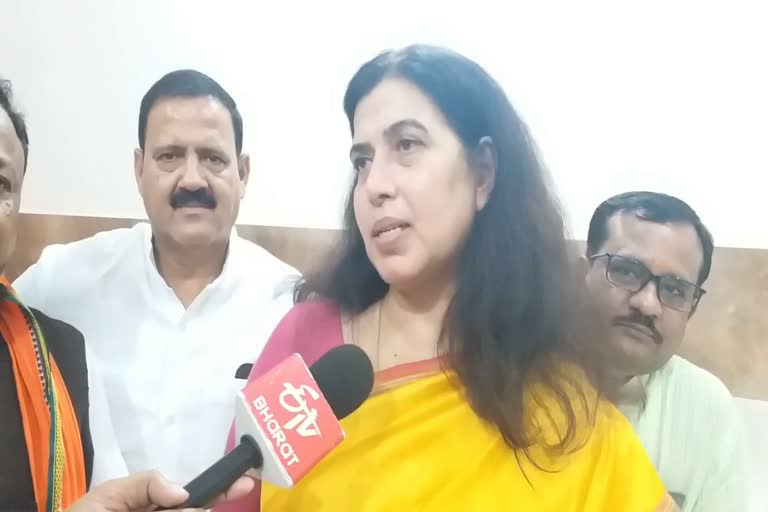 Saroj Pandey attacks bhupesh government