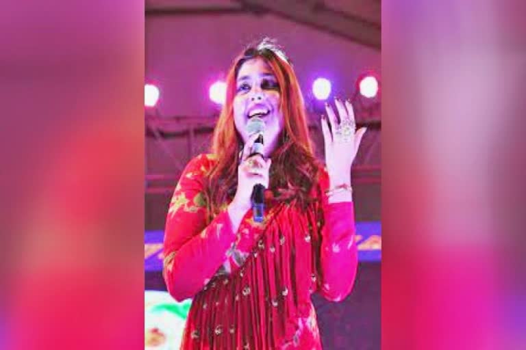 singer Priya Mallick in Patna