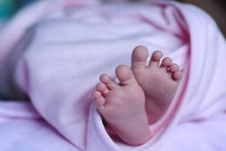 One-year-old dies after falling into hot tea pot in Dhule