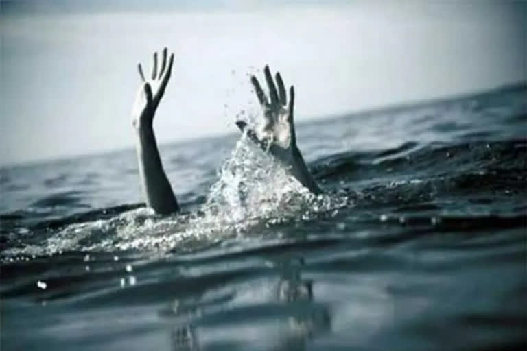 Mother and two children committed suicide after falling into the nallakunta pond in Mahbubnagar district