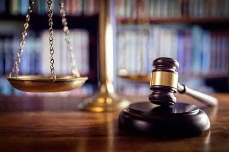 molestation  youth sentenced to eight years imprisonment  ബസിനുള്ളിൽ പതിനൊന്നുകാരിയുടെ പാവാട പൊക്കി  പ്രതിയ്‌ക്ക് എട്ട് വർഷം തടവും പിഴയും  കിഴക്കേക്കോട്ട  സഫ്‌ദർ സുധീർ കേസ്  ഫോർട്ട് പൊലീസ്  പ്രായപൂർത്തിയാകാത്ത പെൺകുട്ടിയുടെ പാവാട പൊക്കി  An eleven year old girl s skirt was lifted  minor girl skirt was lifted inside bus  തിരുവനന്തപുരം അതിവേഗ സ്പെഷ്യൽ കോടതി  Thiruvananthapuram Fast Track Special Court  attempt to molestation news  pocso case  പോക്സോ കേസ്  പതിനൊന്നുകാരിയെ ലൈംഗികമായി ആക്രമിച്ച കേസ്  പതിനൊന്നുകാരിയെ ലൈംഗികമായി ഉപദ്രവിച്ച കേസ്