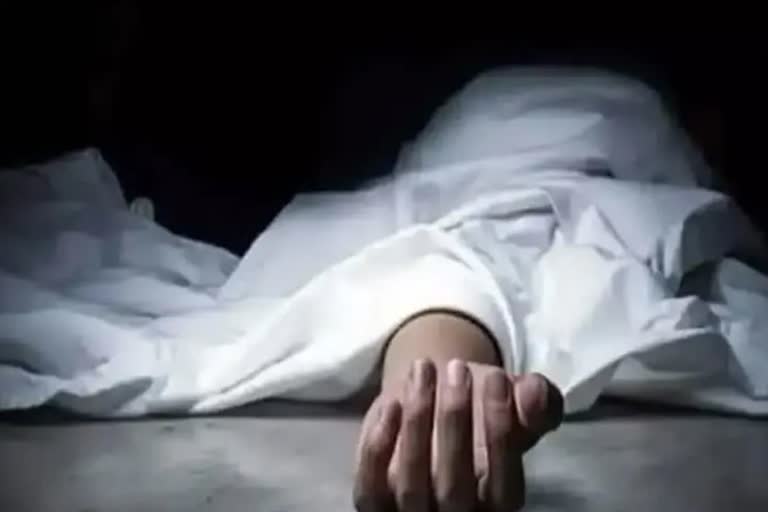 family members keeps corpse of man who died last year april in kanpur