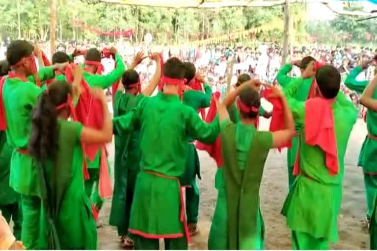 Naxalite dance in Bastar
