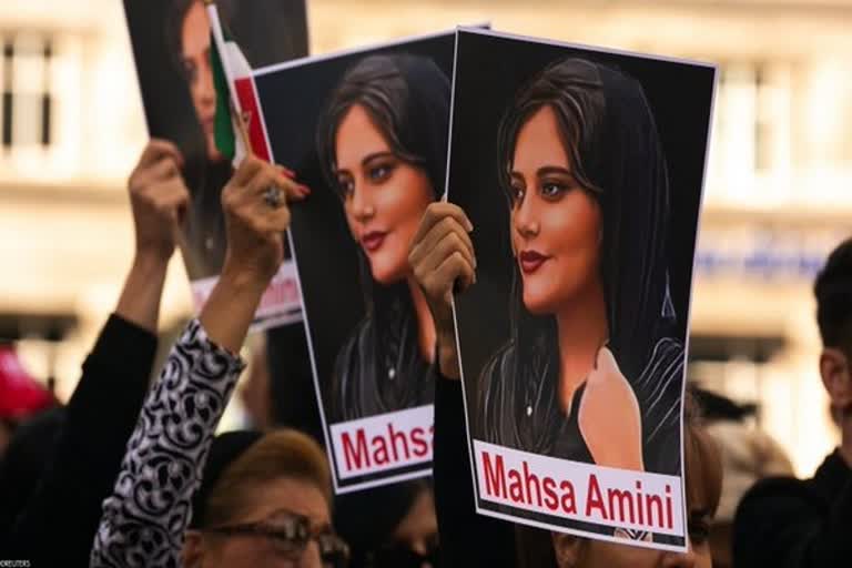 Mass protests in Iran over death of Mahsa Amini may assume dimensions of social uprising