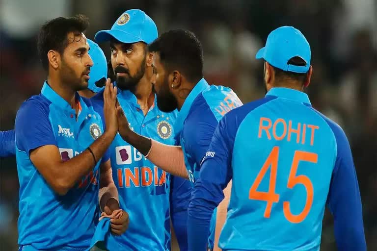 IND VS AUS  Rohit sharma  Rohit sharma on Bhuvneshwar kumar  Rohit sharma on Harshal patel  Bhuvneshwar kumar  Harshal patel  Rohit support Bhuvneshwar and Harshal  രോഹിത് ശര്‍മ  ഭുവനേശ്വര്‍ കുമാര്‍  ഹര്‍ഷല്‍ പട്ടേല്‍  ഭുവനേശ്വര്‍ കുമാര്‍ മികച്ച ബോളറെന്ന് രോഹിത്  ഹര്‍ഷല്‍ പട്ടേല്‍ പ്രധാന താരമെന്ന് രോഹിത്