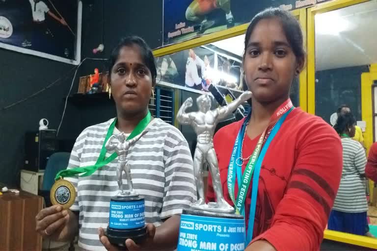 mother and daughter won medal together