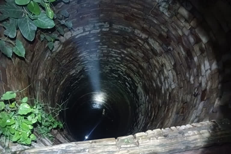 Death falling into well,