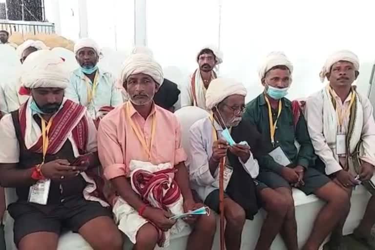 Tribal people waiting for President's program