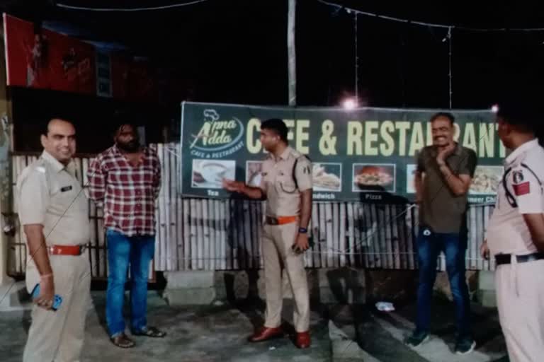 Raid of Raipur Police on cafes and dhabas