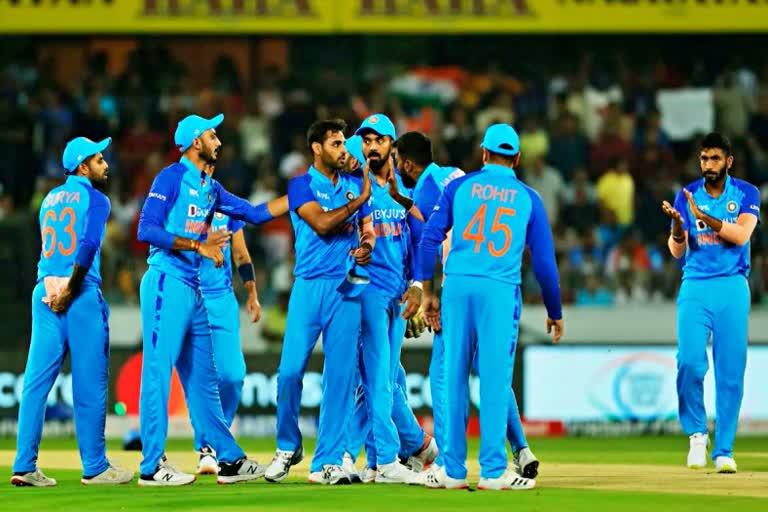 ICC T20 rankings  India lead by seven points over England  india on top in T20 rankings  india in T20 rankings  आईसीसी टी20 रैंकिंग  भारत इंग्लैंड से सात अंक आगे  टी20 रैंकिंग में शीर्ष पर भारत  टी20 रैंकिंग में भारत