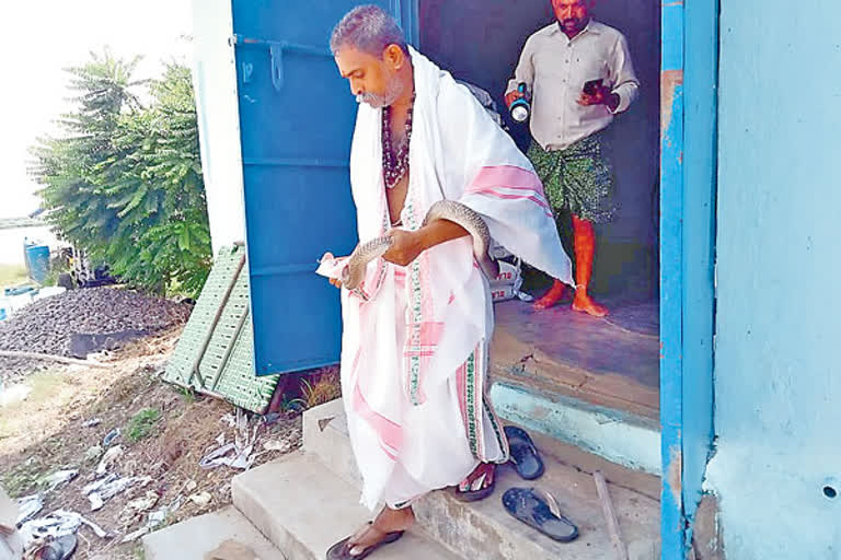 A priest who died of snakebite