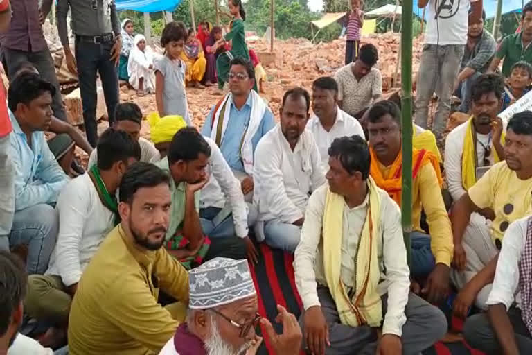 Anger among people against demolishing houses of displaced people in Bokaro