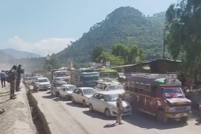 Huge snarls on Jammu, Srinagar highway