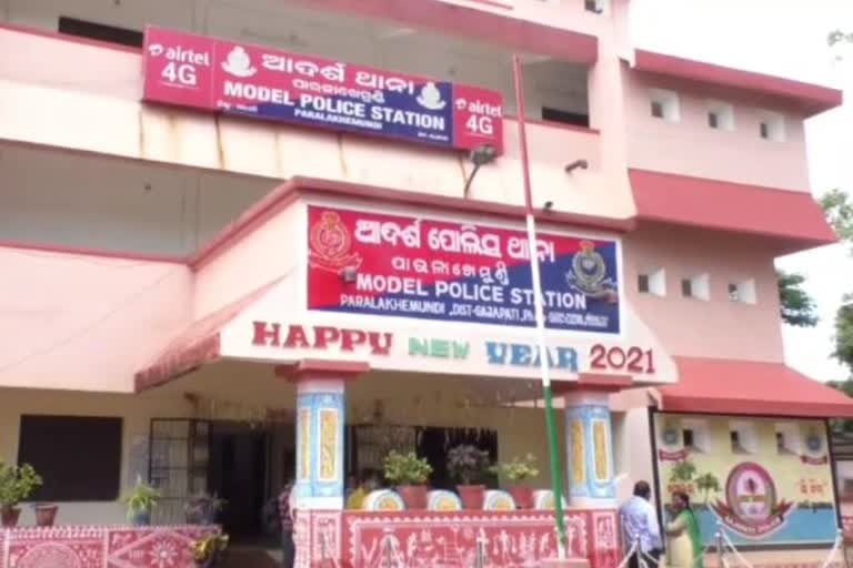 police deal with liquor smuggler in paralakhemundi audio clip goes viral