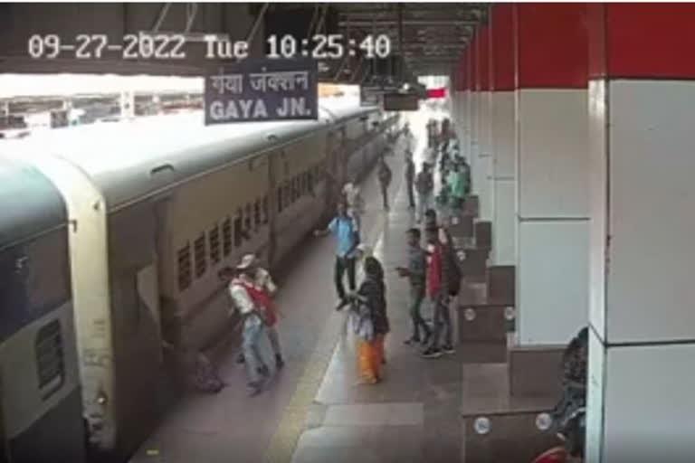 Woman falls while getting off train at Gaya Railway station, saved by RPF