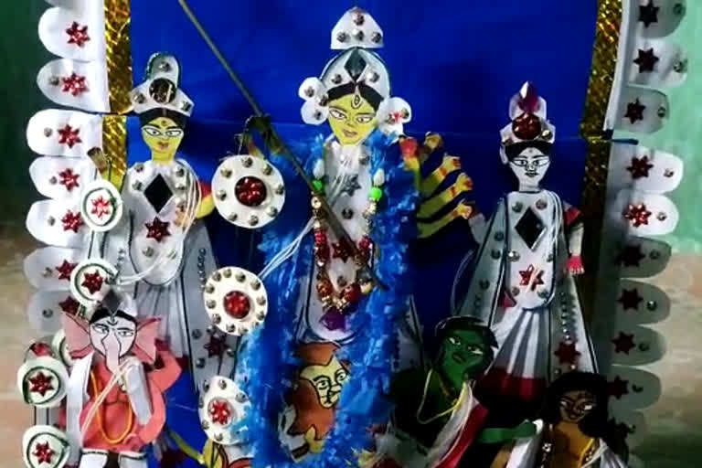 Ninth class student made Durga idol with paper in Durgapur