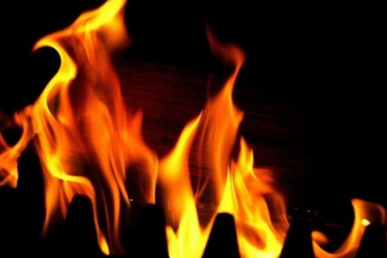 Restaurant fire kills 17 people