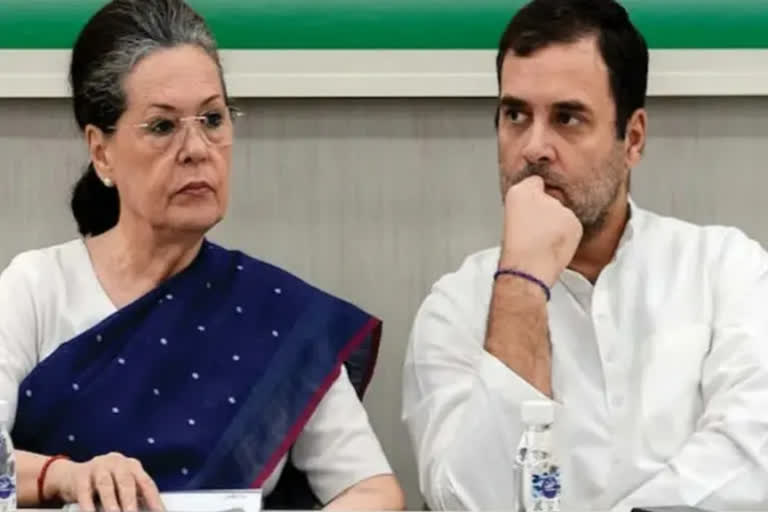 Congress to get non-Gandhi chief after 24 yrs but Gandhis will continue to hold sway across party