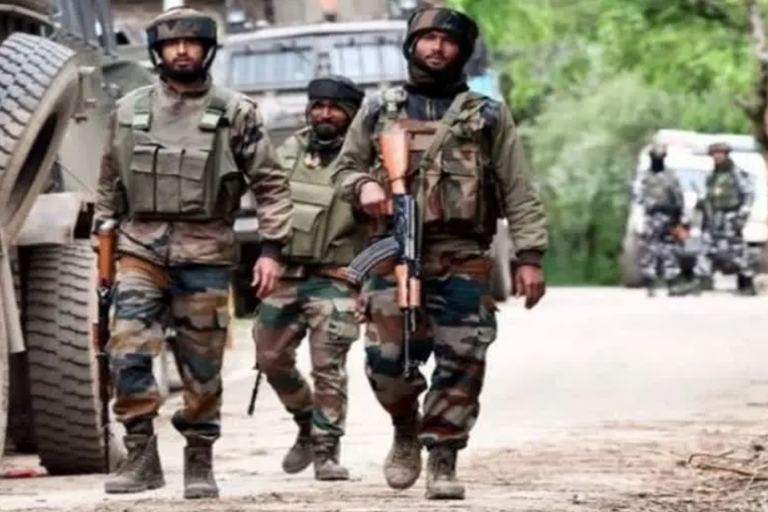 Etv BharatKashmir encounter broke out Yedipora  കശ്‌മീരിലെ യെദിപൊരയില്‍  കശ്‌മീരിലെ ബാരാമുള്ളയില്‍  Kashmir Yedipora  കശ്‌മീരില്‍ ഭീകരാക്രമണം  terror attack kashmir  ഭീകരരുമായി ഏറ്റുമുട്ടല്‍  കശ്‌മീർ സോൺ പൊലീസിനെ ഉദ്ദരിച്ച് ദേശീയ വാര്‍ത്ത  യെദിപൊരയിലും ഷോപിയാനിലും  ncounters break out Shopian and Baramulla  Shopian and Baramulla  encounters break out kashmir