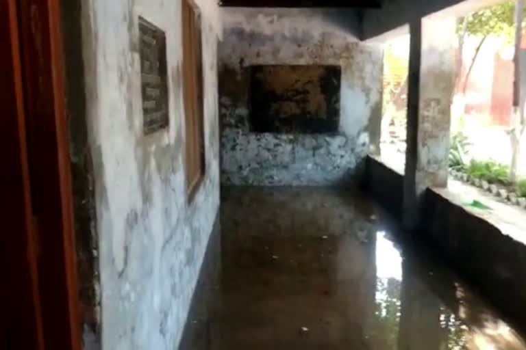 Dilapidated school building In Charkhi Dadri