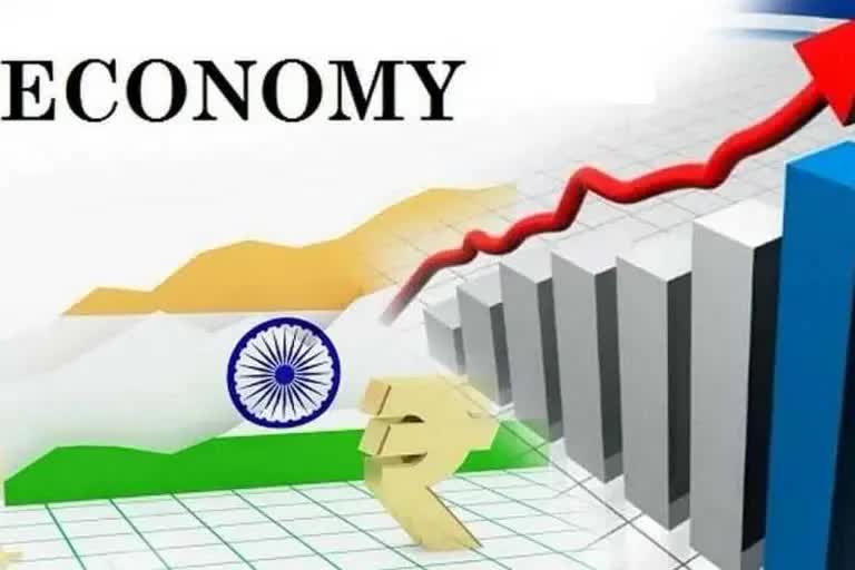 RBIએ જીડીપી વૃદ્ધિનું અનુમાન 7.2 ટકાથી ઘટાડીને 7 ટકા કર્યું