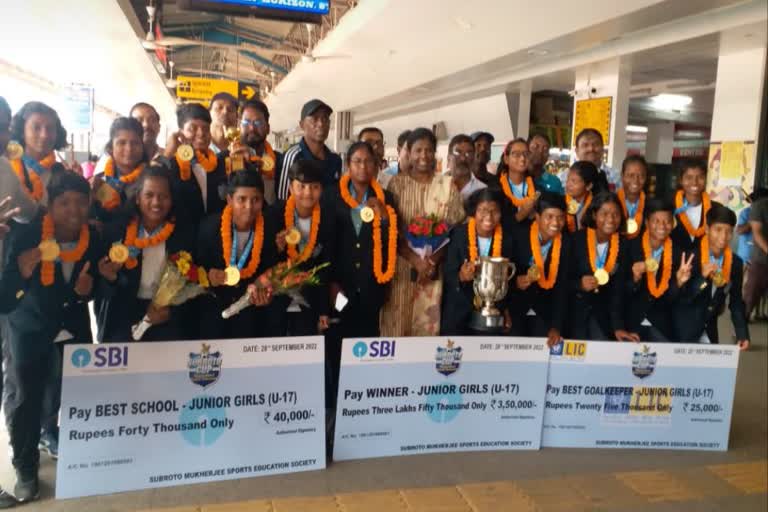 Jharkhand girls team welcome in Ranchi after winning Subroto Cup 2022