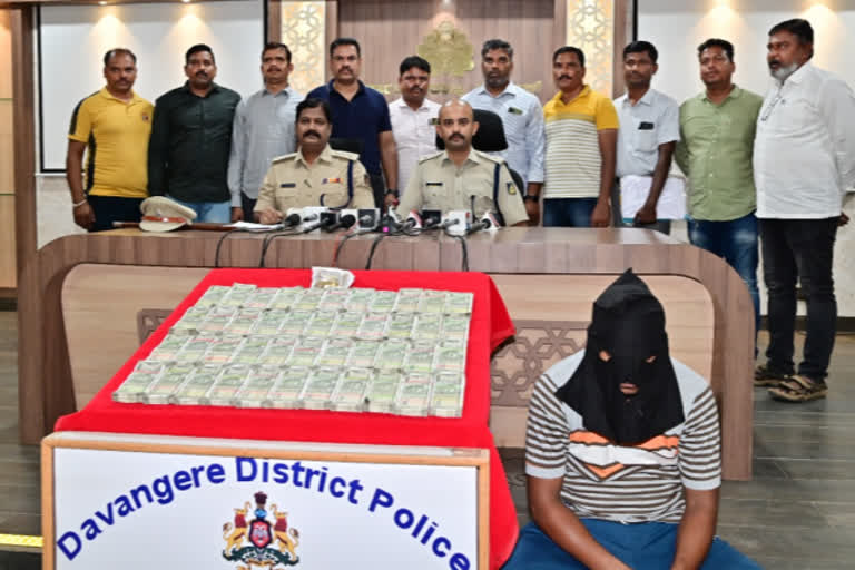 Karnataka: Man held for selling fake gold coins in Davanagere