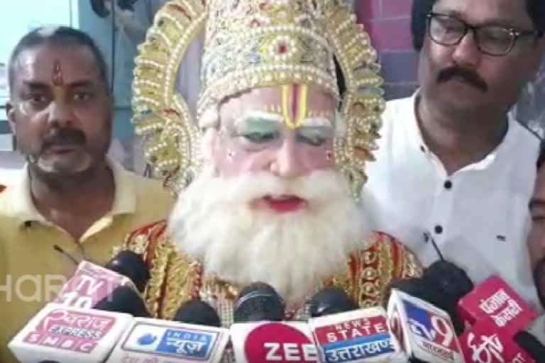 U'khand: MLA Banshidhar Bhagat turns into theater actor, plays King Dashrath on Ramleela