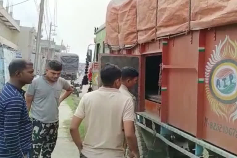 पटना में एक ट्रक शराब बरामद