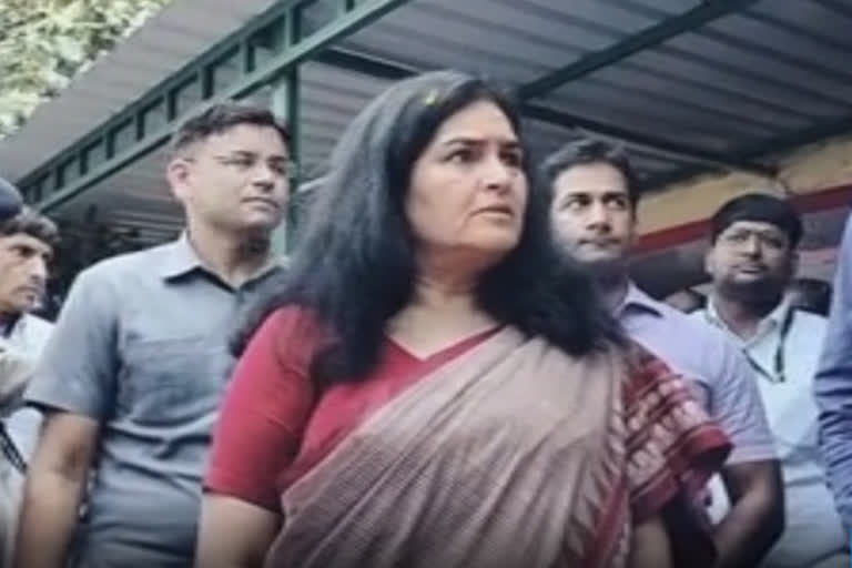 Chief secretary Usha Sharma inspects govt offices