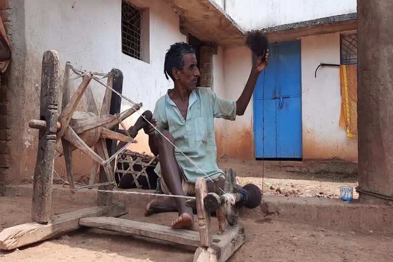 spinning wheel still runs in Sulakma village of Satna