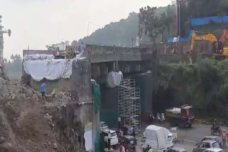 Chandni Chowk bridge  Chandni Chowk bridge destroy  pune bridge collaps  bridge destroy  சாந்தினி சௌக் பாலம்  சாந்தினி சௌக் பாலம் இடிப்பு  புனேவில் பாலம் இடிப்பு