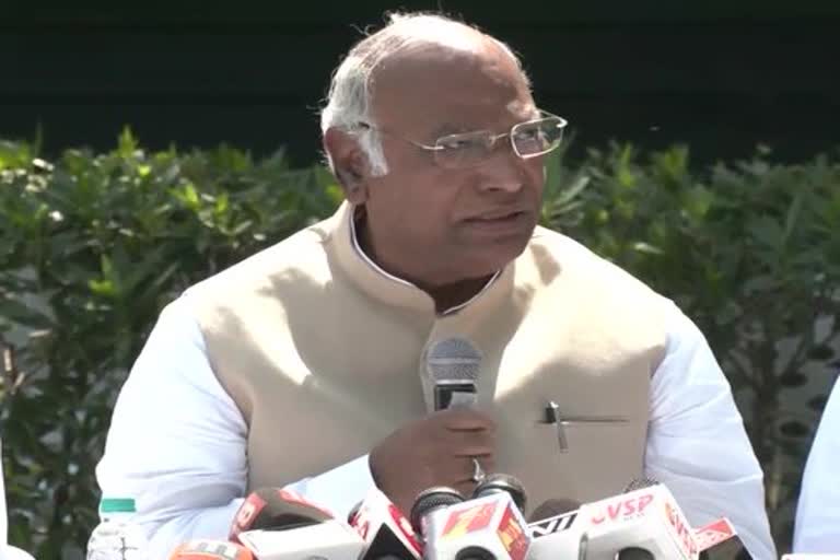 king-of-cong-three-big-spokespersons-of-congress-resign-will-campaign-for-kharge