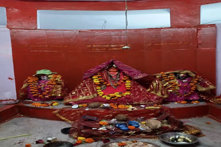 Slippers and shoes offered to Goddess in Bhopal