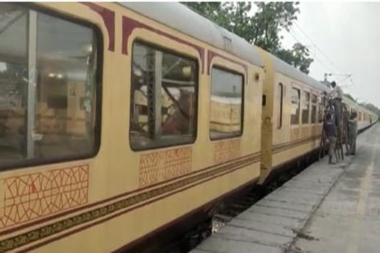 Palace on Wheels trains restart