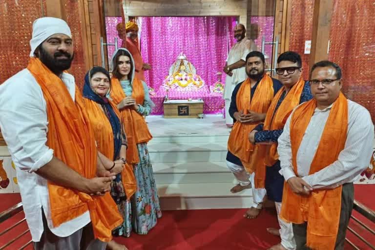 Adipurush Movie team  visite shri ram mandir