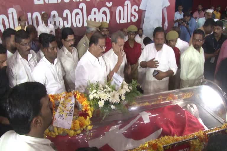 KODIYERI  പിറന്ന മണ്ണില്‍ അവസാനമായി കോടിയേരി  പയ്യാമ്പലത്ത് നിത്യനിദ്ര  പയ്യാമ്പലം  കണ്ണൂര്‍ വാര്‍ത്തകള്‍  kannur news updates  kodiyeri Balakrishnan  കോടിയേരി ബാലകൃഷ്‌ണന്‍  kodiyeri death updates  kodiyeri funeral news  kodiyeri balakrishnan funeral at payyambalam  payyambalam