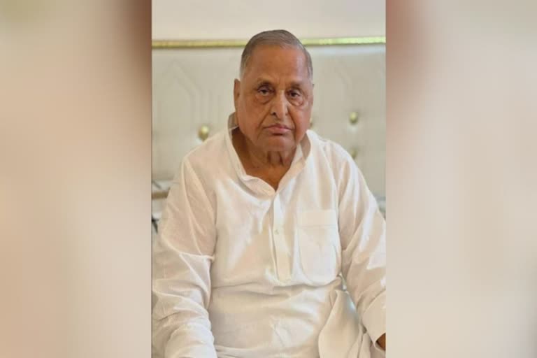 Mulayam Singh Yadav  മുലായം സിങ്  മുലായം സിങ് യാദവിനെ ഐസിയുവിലേക്ക് മാറ്റി  Mulayam Singh Yadav  Mulayam Singh Yadav health issues  Mulayam Singh Yadav health deteriorates  ലഖ്‌നൗ വാര്‍ത്തകള്‍  സമാജ് വാദി പാര്‍ട്ടി  മുലായം സിങ് യാദവിന്‍റെ ആരോഗ്യനില വഷളായി  Mulayam Singh Yadav Health condition  Mulayam Singh Yadav news  Mulayam Singh Yadav ICU  mulayam singh in Medanta Hospital  Akhilesh Yadav on mulayam singh yadav  pm modi on mulayam singh yadav health condition  mulayam singh yadav hospitalized  Mulayam Singh Yadav Health condition