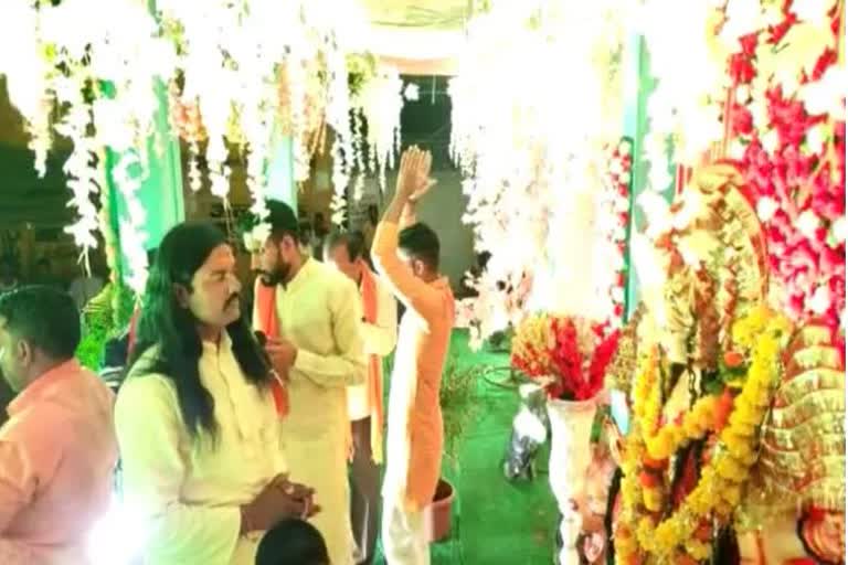 muslim men sthapit maa durga pratima in Ujjain